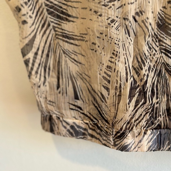 Lord and Taylor Petite Black and Brown Floral Sheer Blouse Top - Size PS - Picture 4 of 5